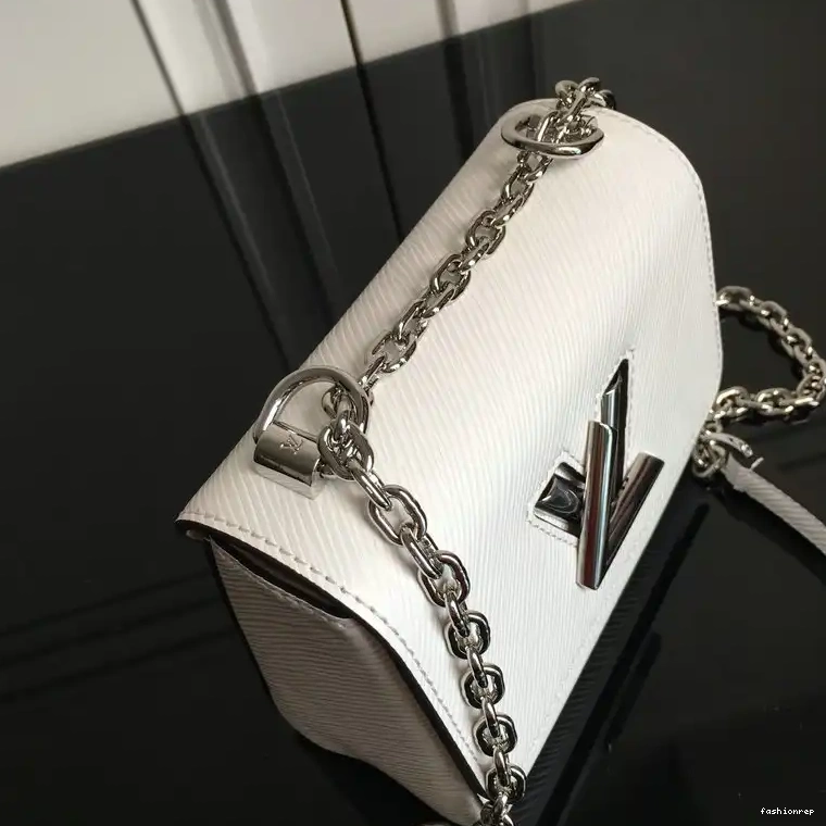 Fashionrepsfam ru 205B570035 Bags LV 0531